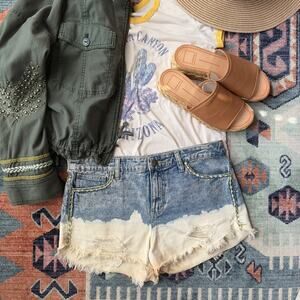 Free People Embroidered Denim Cut Off Bleached Lowtide Shorts Distressed Jean 28